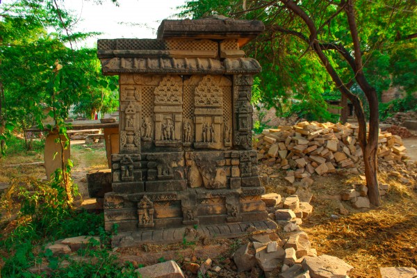 Mandapika Shrines - Paroli