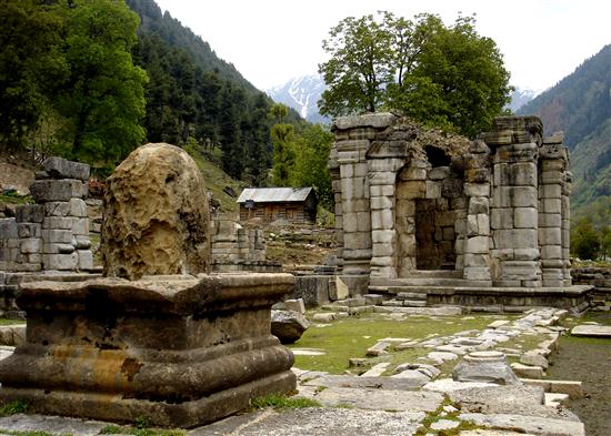 Ruins of Shiva Temple destroyed by Sufi Saint Shamsuddin Araki