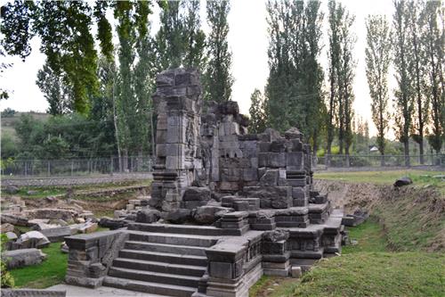 Ruins of Sugandesha Temple in Pattan destroyed by Shamsuddin Araqi