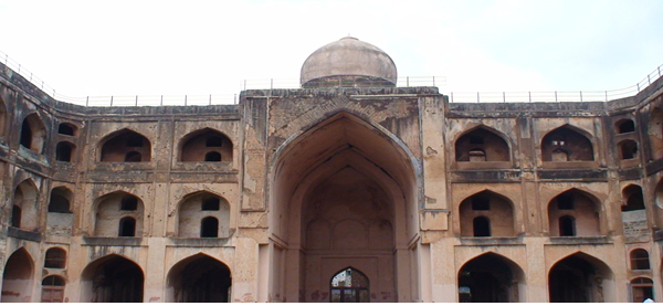 Madrasa built by Mahmud Gawan in Bidar, Karnataka. Photo: Syed Suhaib Mustafa, Wikimedia Commons