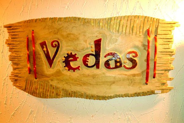 Vedas and Principal Upanishads 01